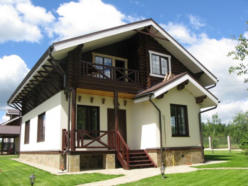 Комбинированные фасады домов - недорогие и практичные варианты отделки фасада дома (115 фото)