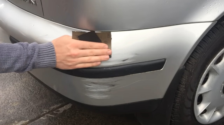 Как скрыть царапины на машине