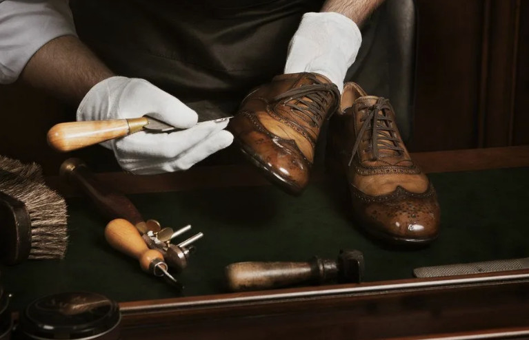 Реставрация брендовой обуви
